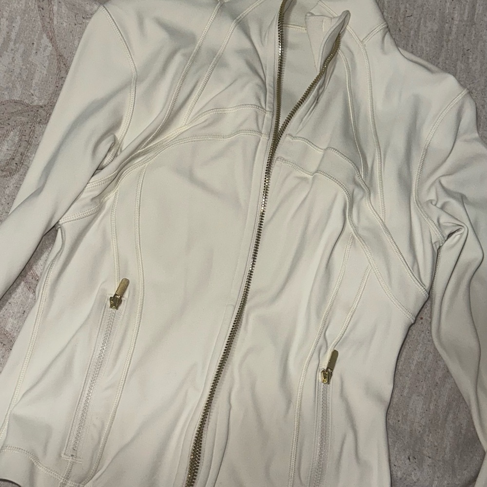 Define Cropped Jacket
*Nulu